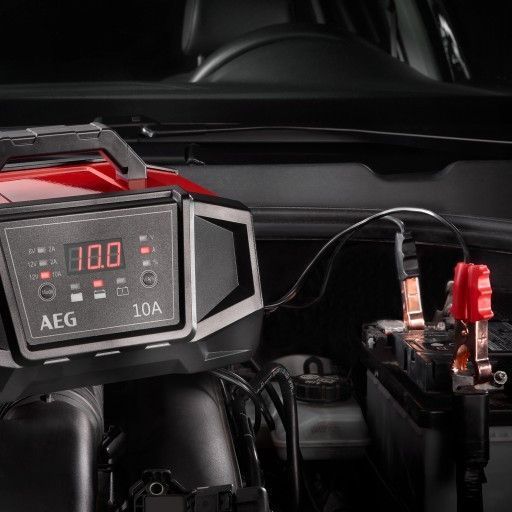 Зарядний пристрій для майстерень aeg wm10 з мікропроцесором, для акумуляторів 6в/2а, 12в/10а AEG WM10 фото